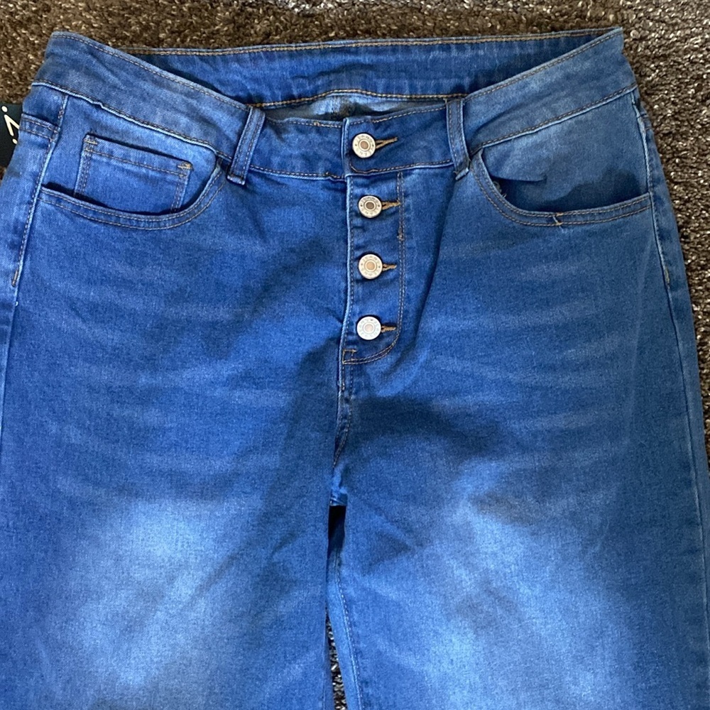 C.O.Z.Y Women’s Button Fly Straight Leg Jeans NWT - Picture 2 of 5